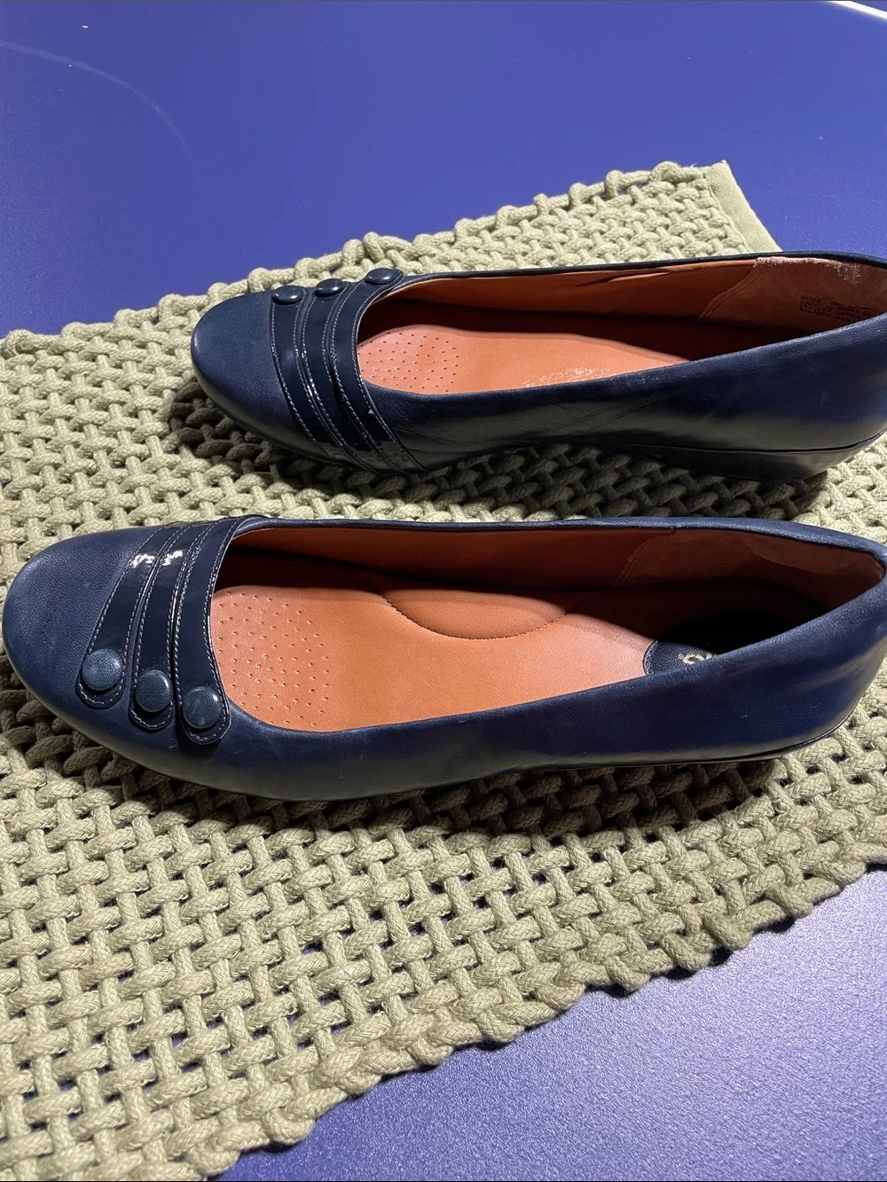 Clarks Navy Women's Slip-On Ballet Flats with Button Trim. Size 10m.